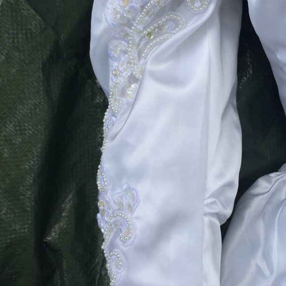 Gorgeous Wedding Dress -Make payments thru Affirm! - Picture 4 of 13